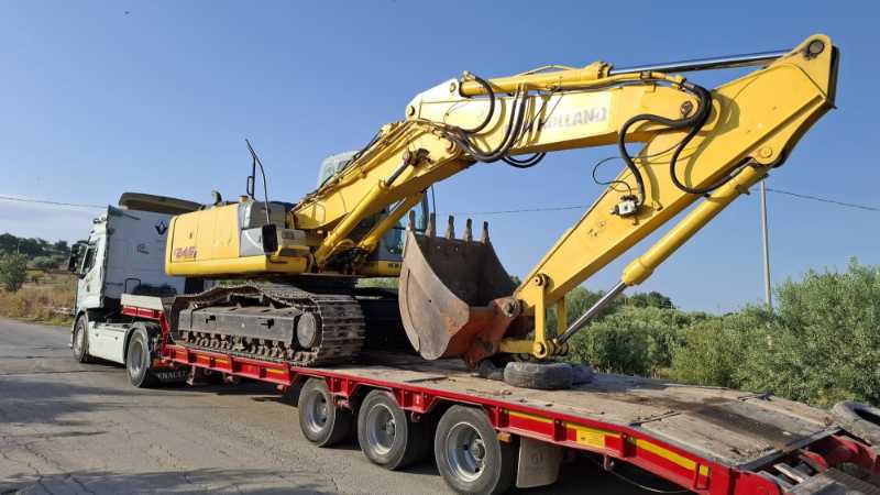 OmecoHub - NEW HOLLAND E245B